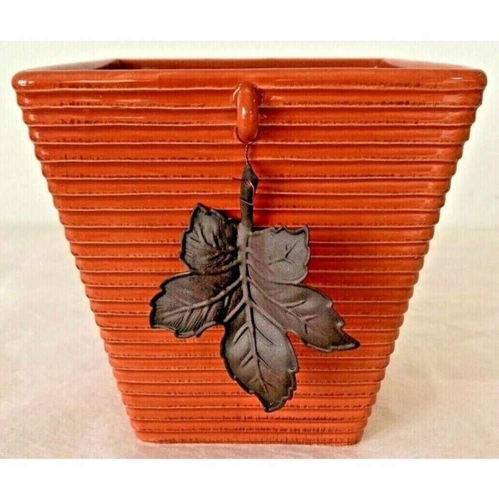 PLANTER POT 5" RED FLOWER / PLANT WITH LEAF A GIFT FROM FTD ABSOLUTELY GORGEOUS